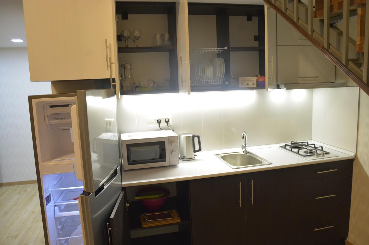 Full Comfort Apartment On Aghmashenebeli Tiflis Oda fotoğraf